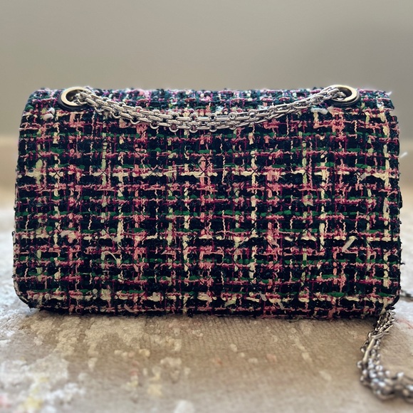 NEW Chanel medium 2.55 Tweed 2019P - Picture 4 of 8